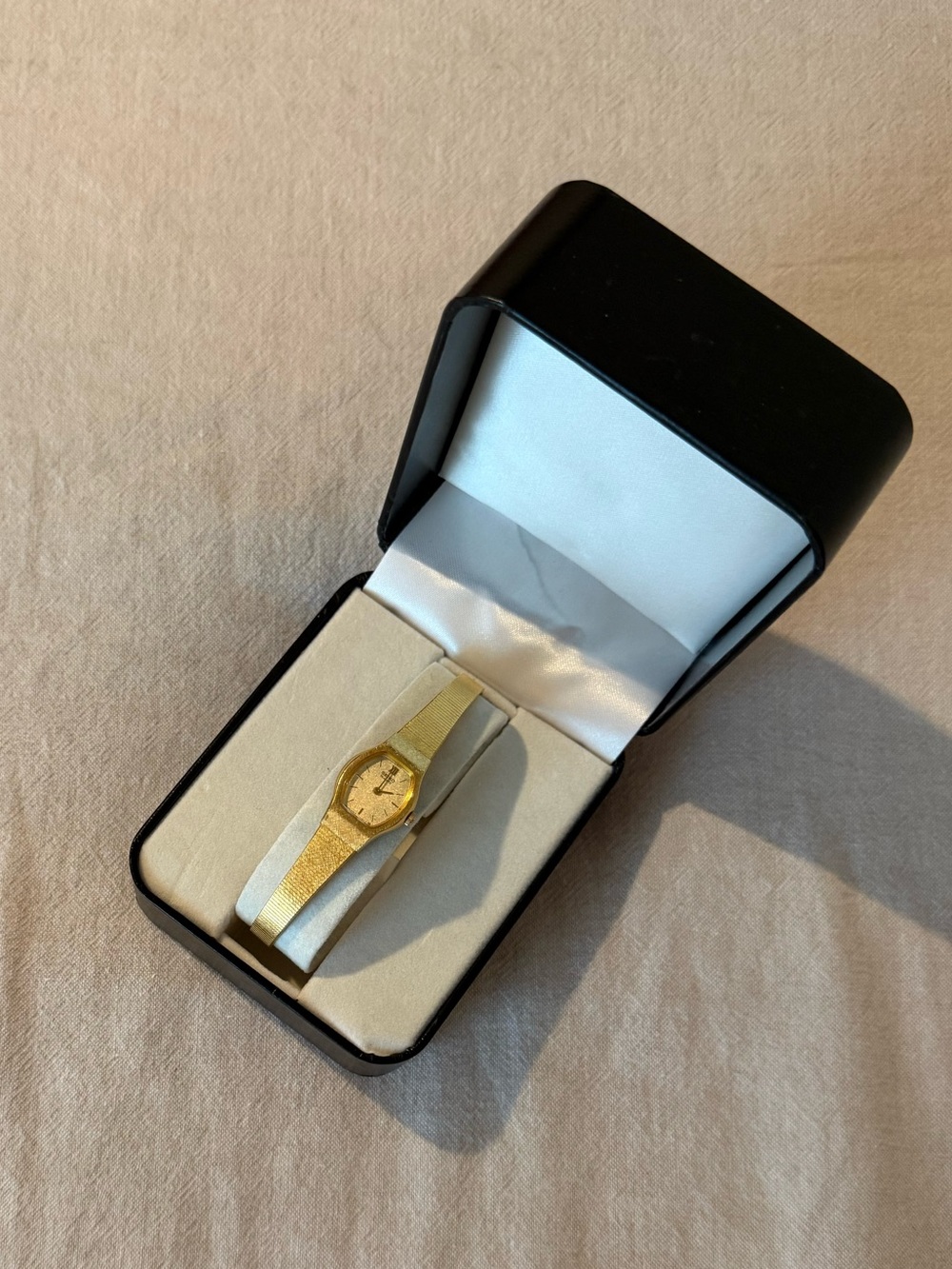 Vintage Seiko Quartz Gold Tone Bracelet Watch AS IS Non Working